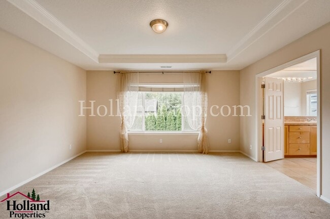 Building Photo - Spacious & Stylish 4-Bedroom Home in Desirable Northwest Portland