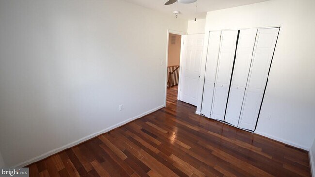 Building Photo - 7426 Rhondda Dr