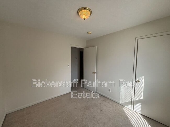 Building Photo - 1231 Bunker Hill Rd