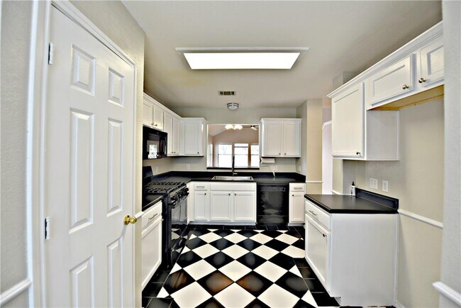 Building Photo - 8416 Alvin High Ln