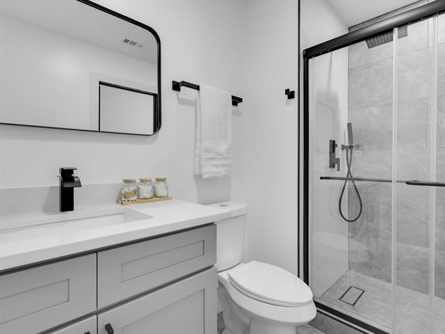 Building Photo - 310 Harborview Dr