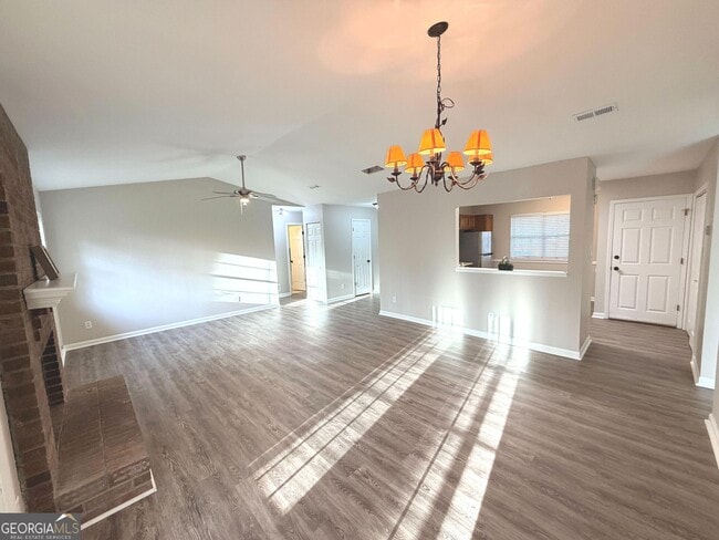 Building Photo - 303 Tamarac Trail