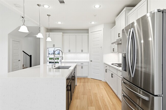 Building Photo - 24610 Bardona Way