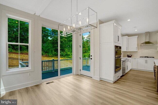 Building Photo - 9418 Dandelion Dr