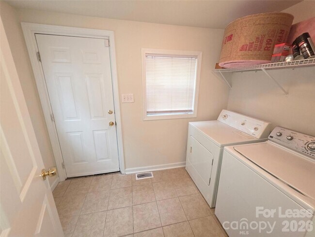 Building Photo - 356 Melbourne Ct
