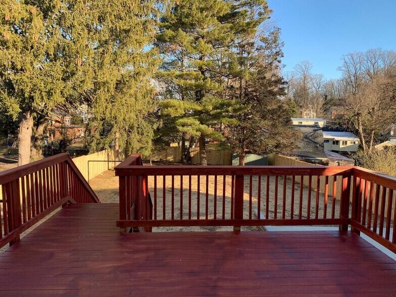 Building Photo - 9407 Colesville Rd