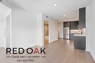 Building Photo - 11405 Chandler Blvd