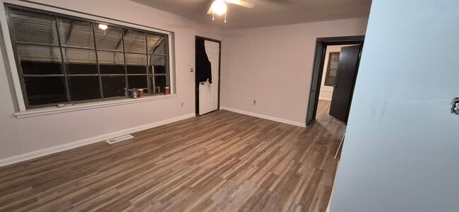 Building Photo - Cozy 2 bedroom 1 bath home