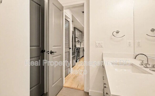 Building Photo - 811 Upshur St NW