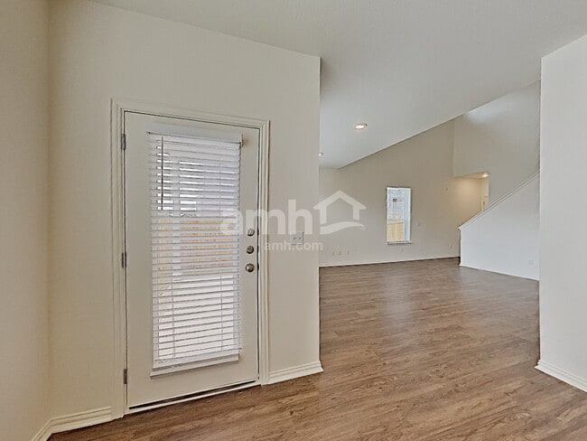 Building Photo - 2732 Spencebrook