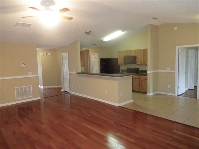 Building Photo - 2737 Taylor Hill Dr