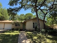 Building Photo - 1704 Brittany Blvd