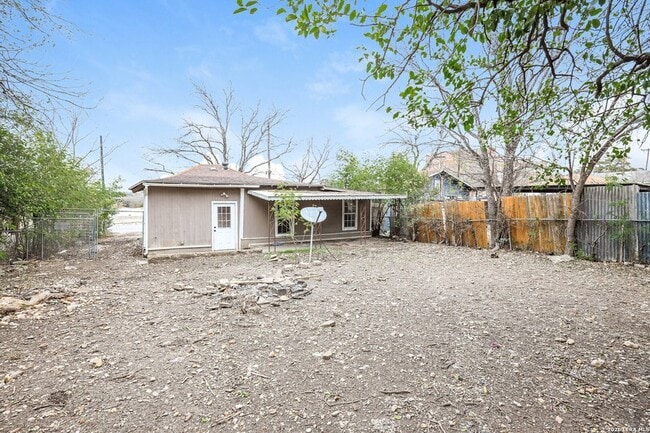 Building Photo - 228 Yucca St