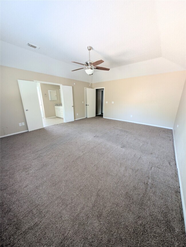 Building Photo - 9303 Palm Shores Dr