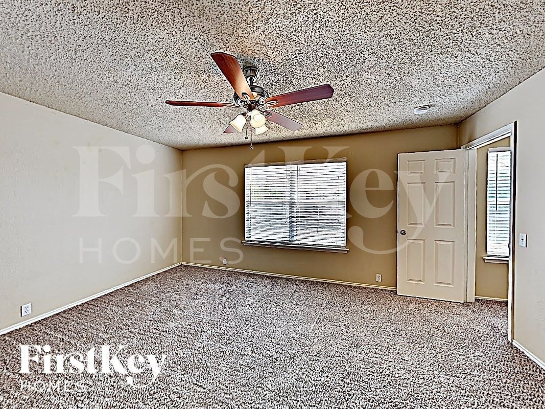 Building Photo - 208 Amber Ridge Dr