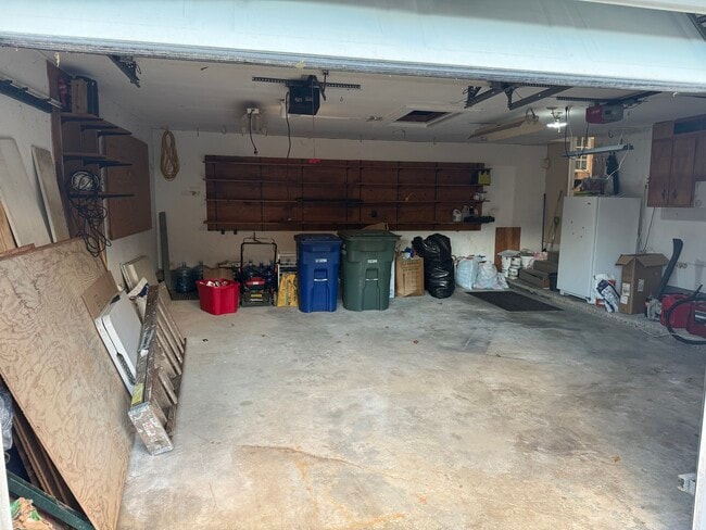 Building Photo - 39 Tina Cir