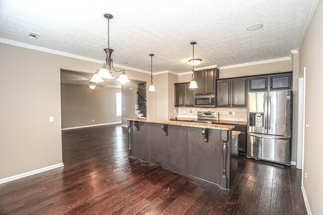 Building Photo - 479 Sebastian Dr