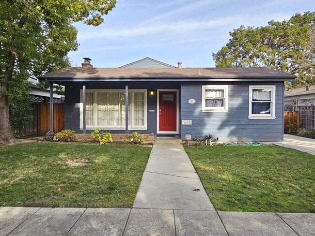 Primary Photo - Charming 3 Bedroom Home in Southgate Neigh...