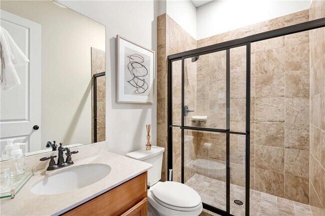 Building Photo - 582 St Charles Ave NE