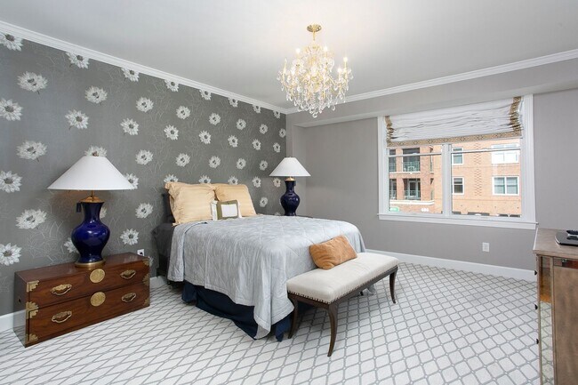 Building Photo - 1 Bedroom w/Den Condo In Meadowmont Villag...