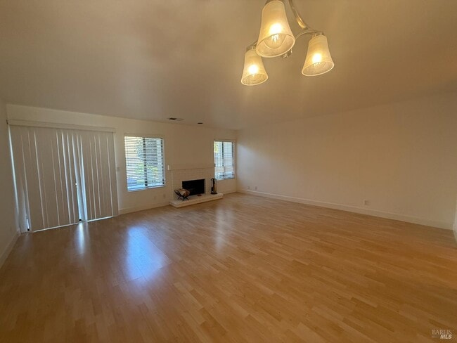 Building Photo - 1818 London Dr