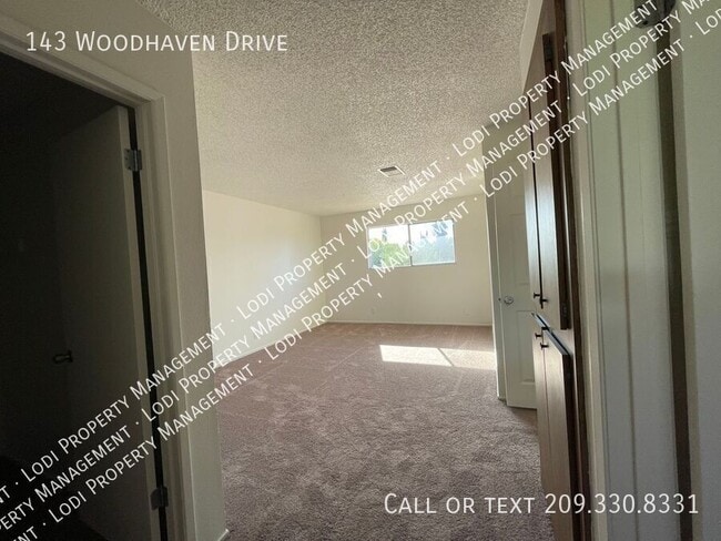 Building Photo - 143 Woodhaven Dr