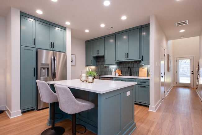 Building Photo - Very nice Newer Construction 3 Bedroom 2.5 Bathroom Townhome in The Heights