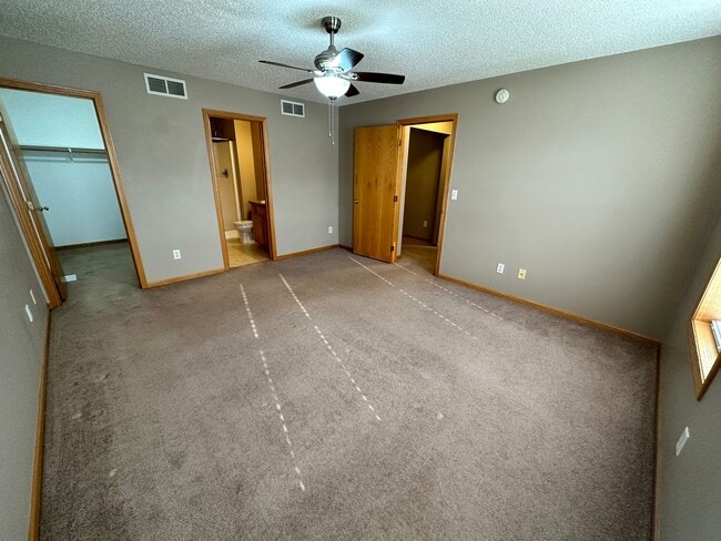 Building Photo - Beauting 2 Bed Town Home for Rent