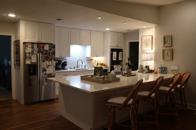 Building Photo - Overton Park home for Lease