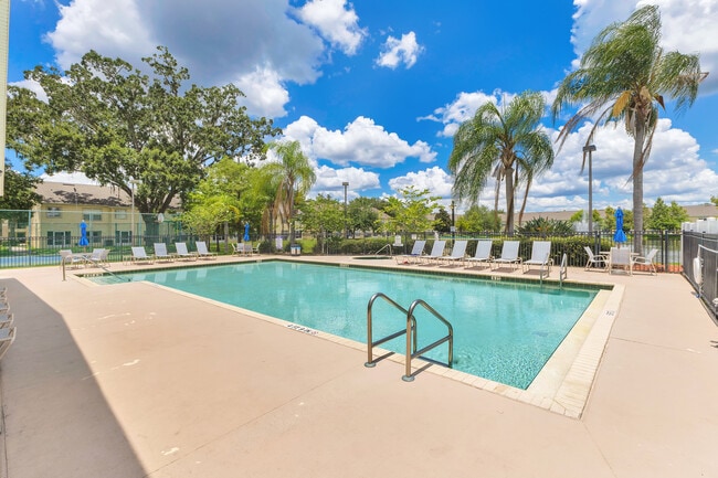 Building Photo - 2855 Club Cortile Cir