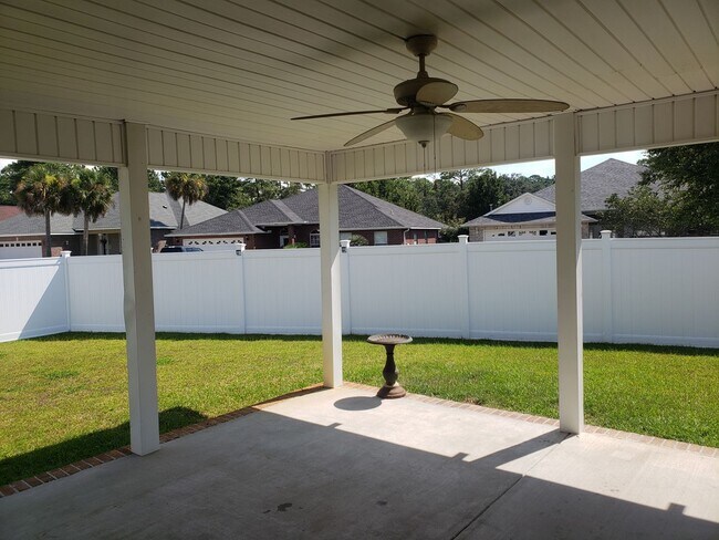 Building Photo - 3 bedroom in Sound Hammock Navarre!!