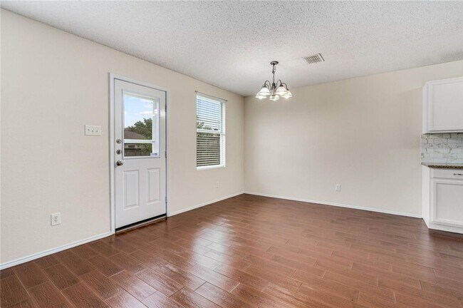 Building Photo - 208 Blazing Star Trail