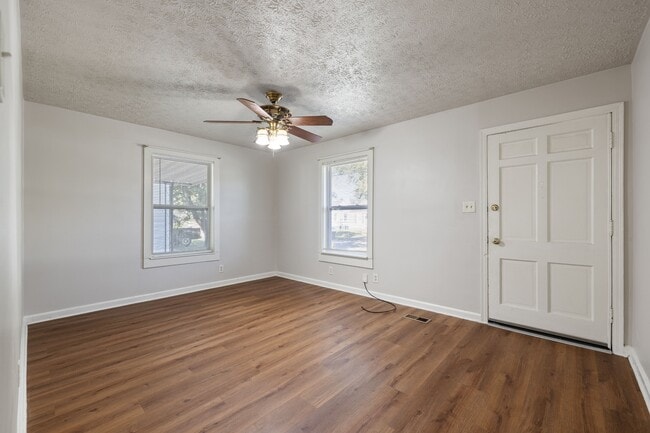 Building Photo - 1018 Navaho Pl