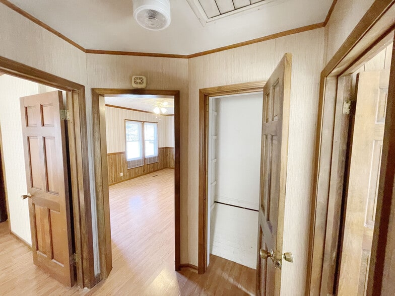 Building Photo - 1345 S Liberty St