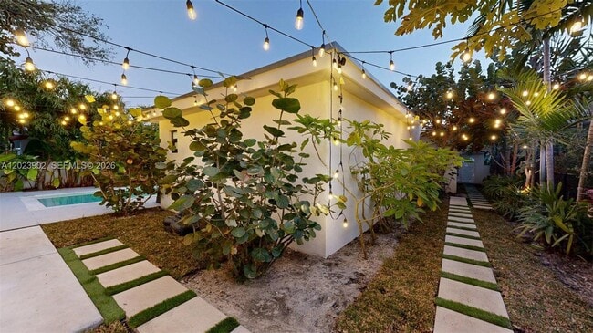 Building Photo - 1277 SW 19th St