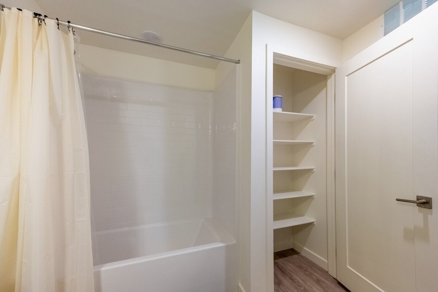 Building Photo - 6113 Yuzu Pl