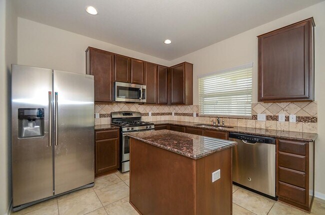 Building Photo - 14935 Vinegrove Falls Ct