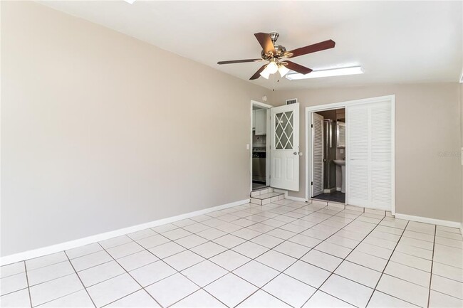 Building Photo - 4097 Porpoise Dr SE