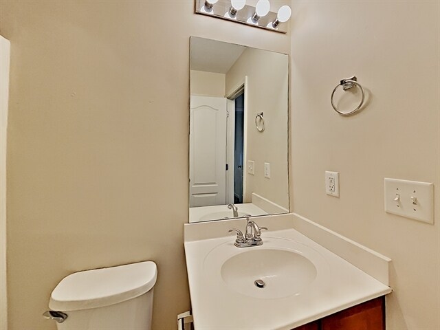 Building Photo - 5147 Scenic View Rd