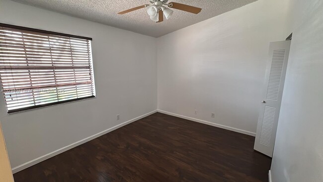 Building Photo - 9073 Vineyard Lake Dr