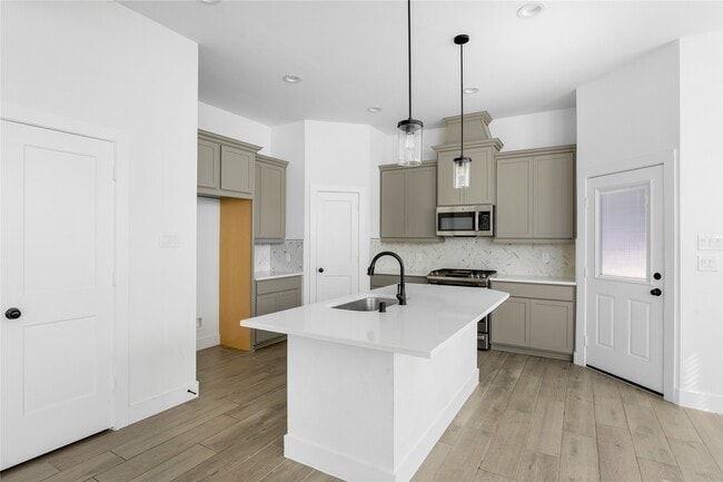 Building Photo - 12946 Rio Mariano Ln