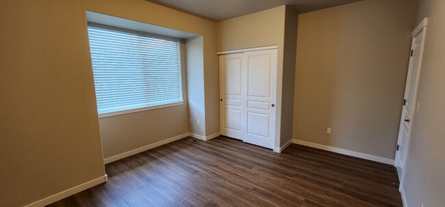 Building Photo - 1445 Highland Vw