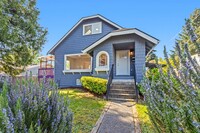 Building Photo - 4bd/2.75ba Seattle Home