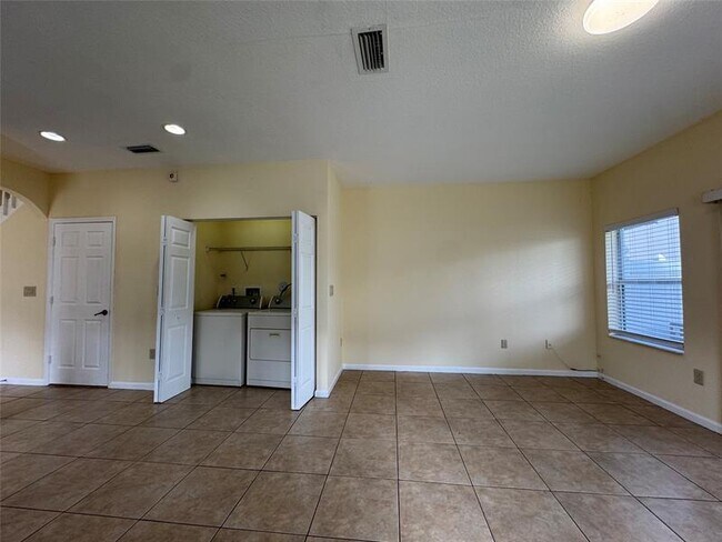 Building Photo - 3069 NW 30th Pl