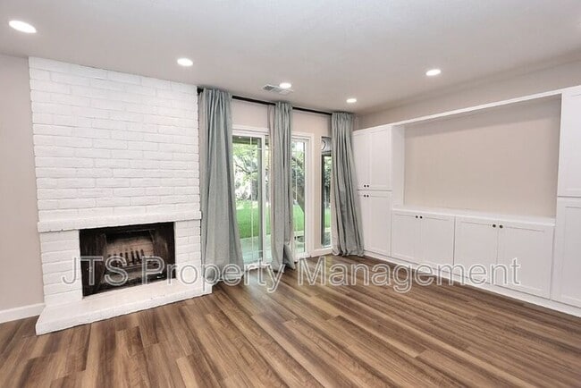 Building Photo - 3160 Watt Ave