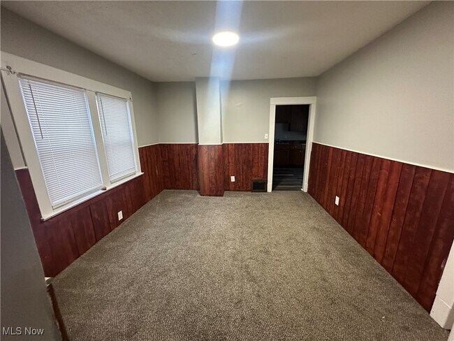 Building Photo - 3301 Tampa Ave