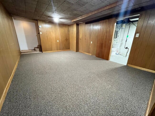 Building Photo - 2 Bed East Side Ranch with Partly Finished Basement!