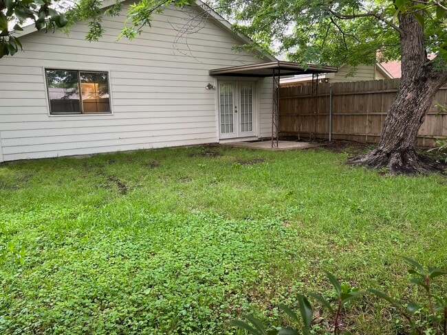 Building Photo - 759 Meadowcreek Ct