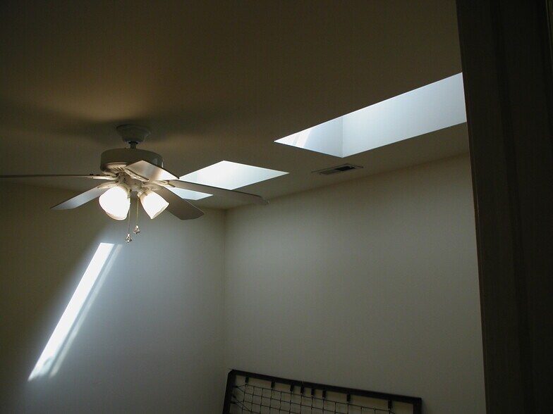 Building Photo - 309 N 37th St