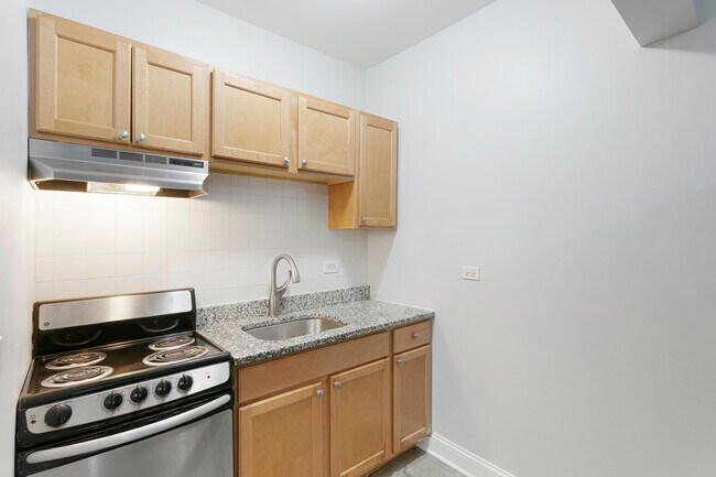 Building Photo - 1456 W Fargo Ave